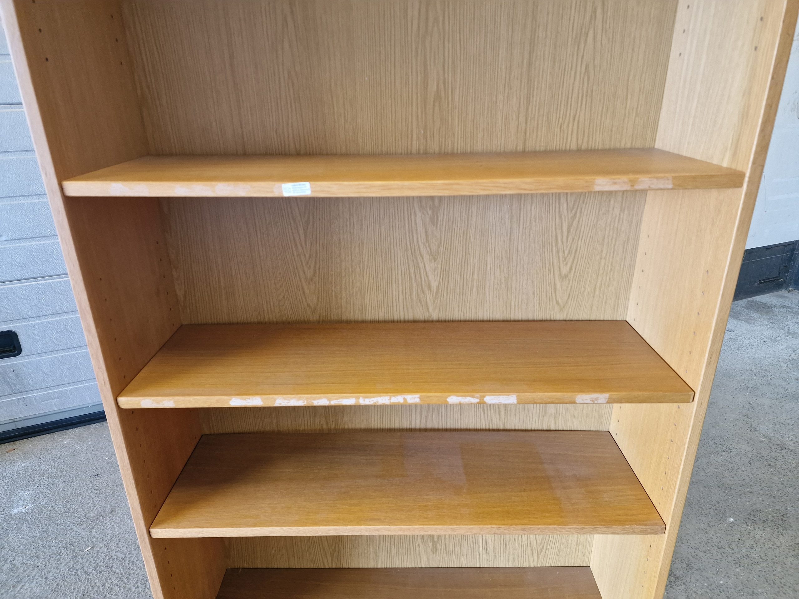 Bogreol i egetræ - Image 4