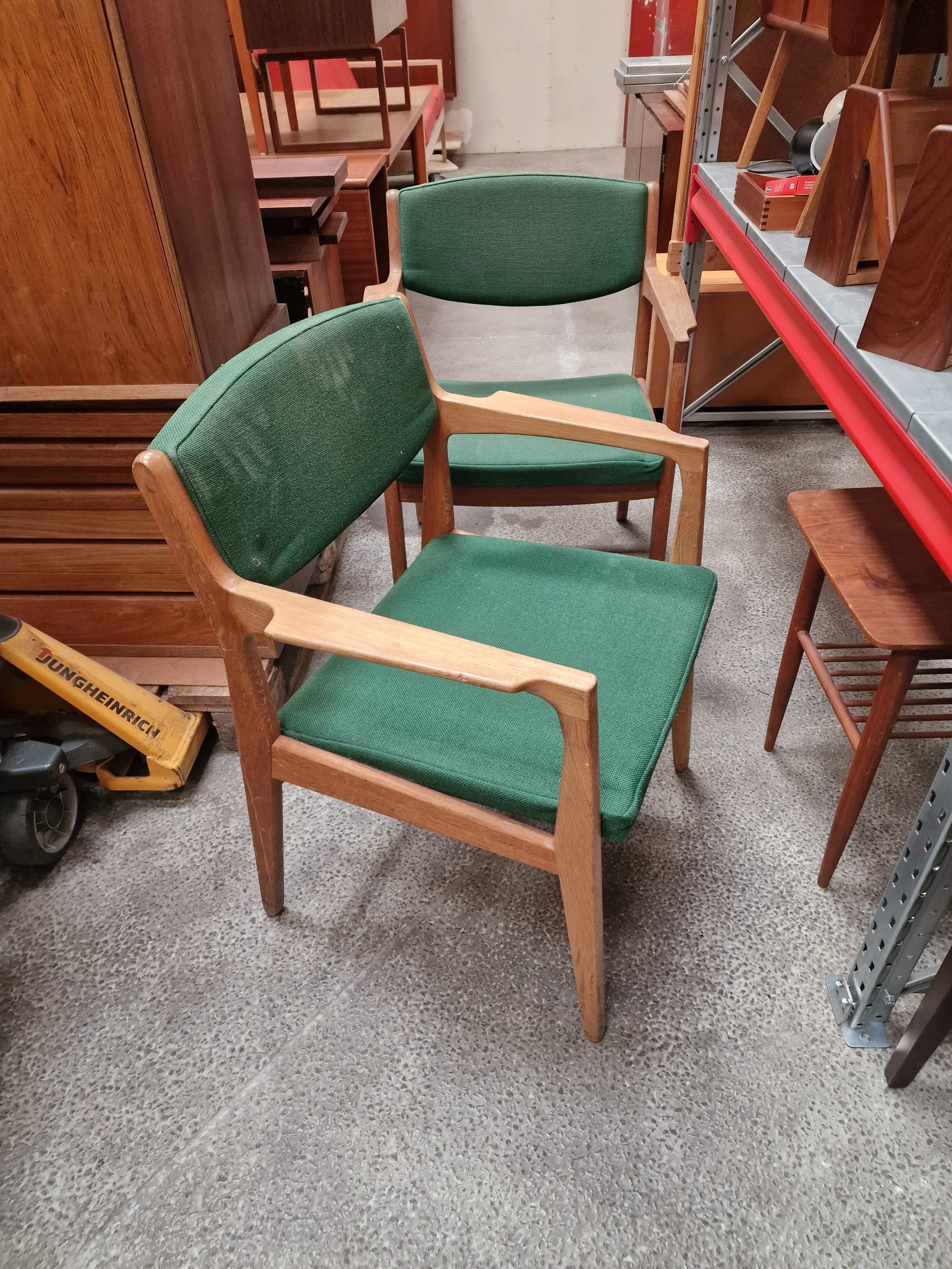 Armstol i massiv egetræ, grøn polstring - Image 4