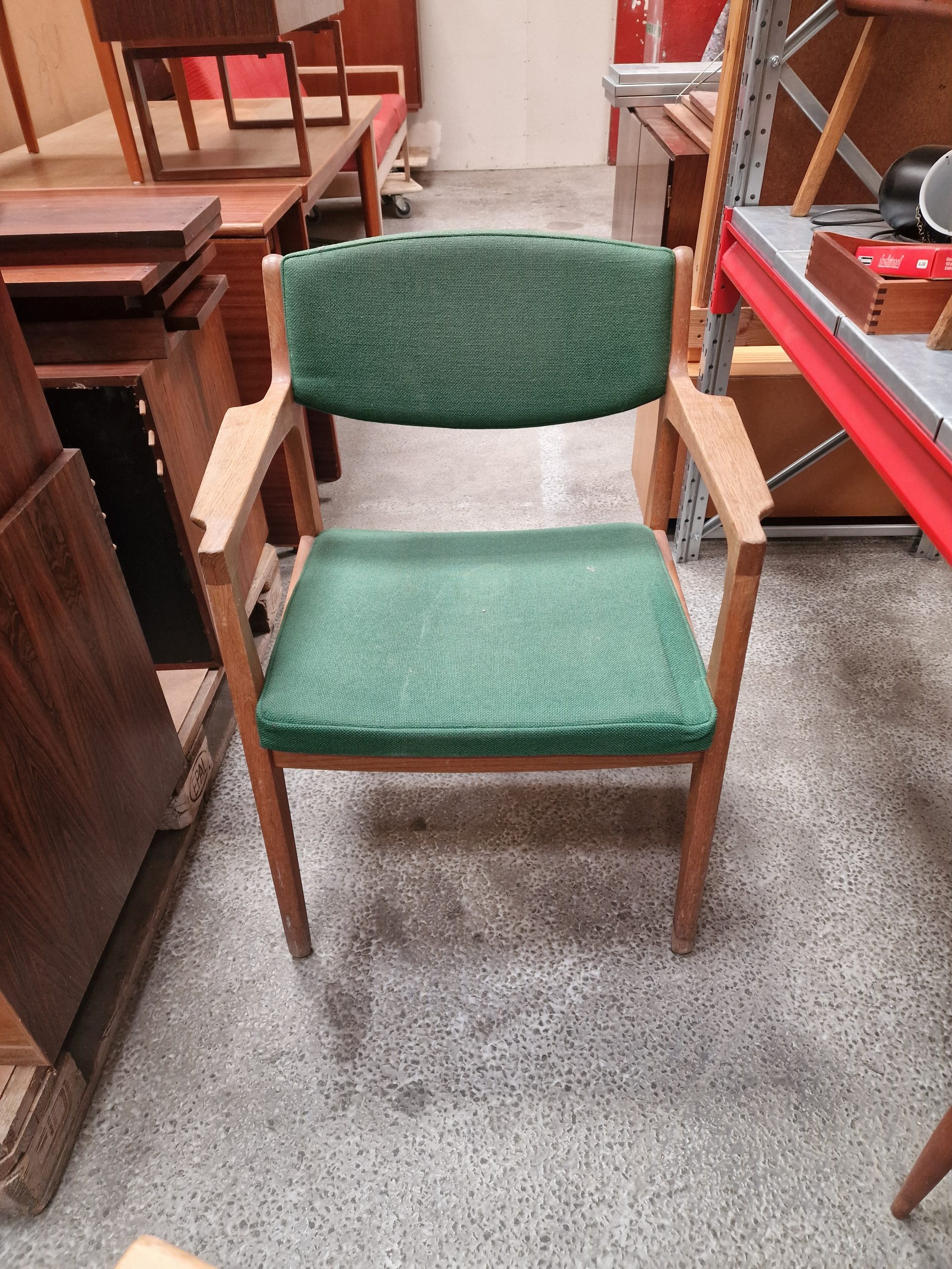 Armstol i massiv egetræ, grøn polstring - Image 1