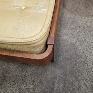 To senge i palisander med madrasser - Image 3