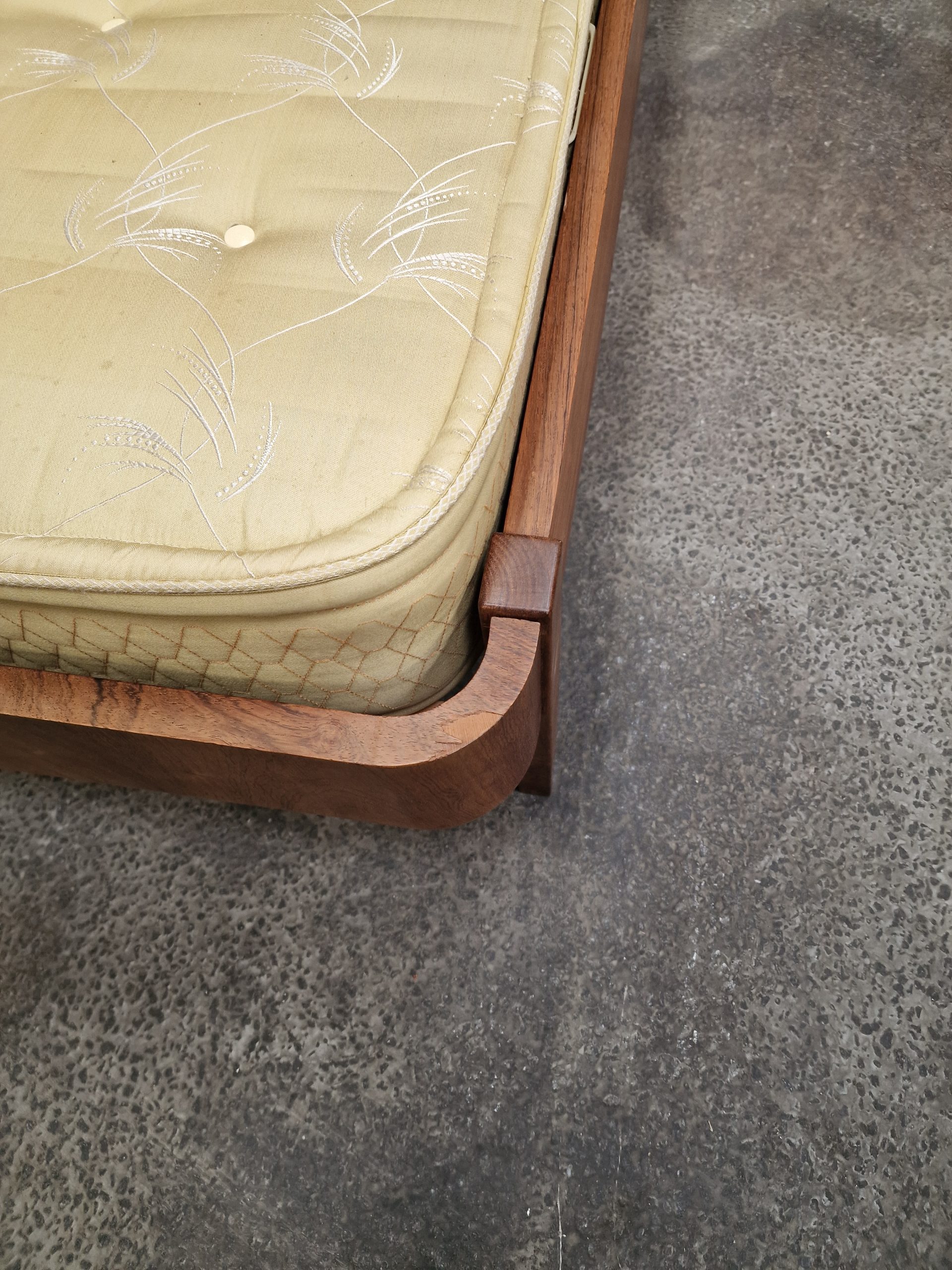 To senge i palisander med madrasser - Image 3