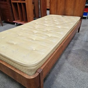 To senge i palisander med madrasser - Image 2