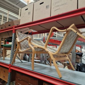 To lænestole, model Albert