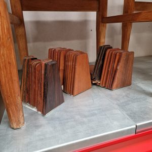 Bogstøtter, teak og palisander