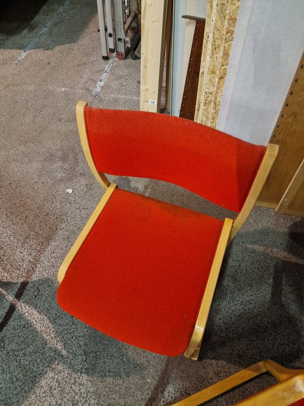 Fem konferencestole, bøgetræ