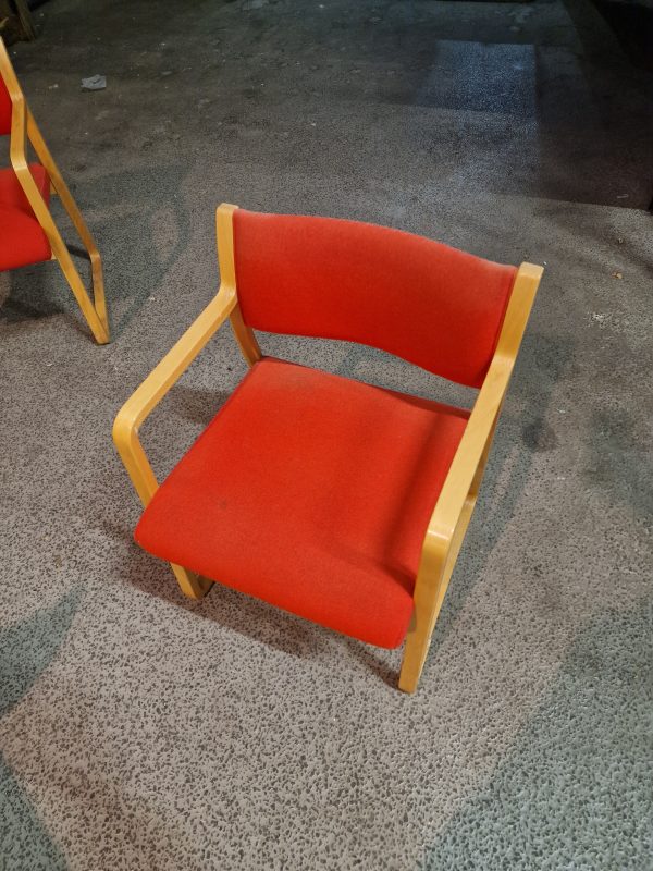 Fem konferencestole, bøgetræ