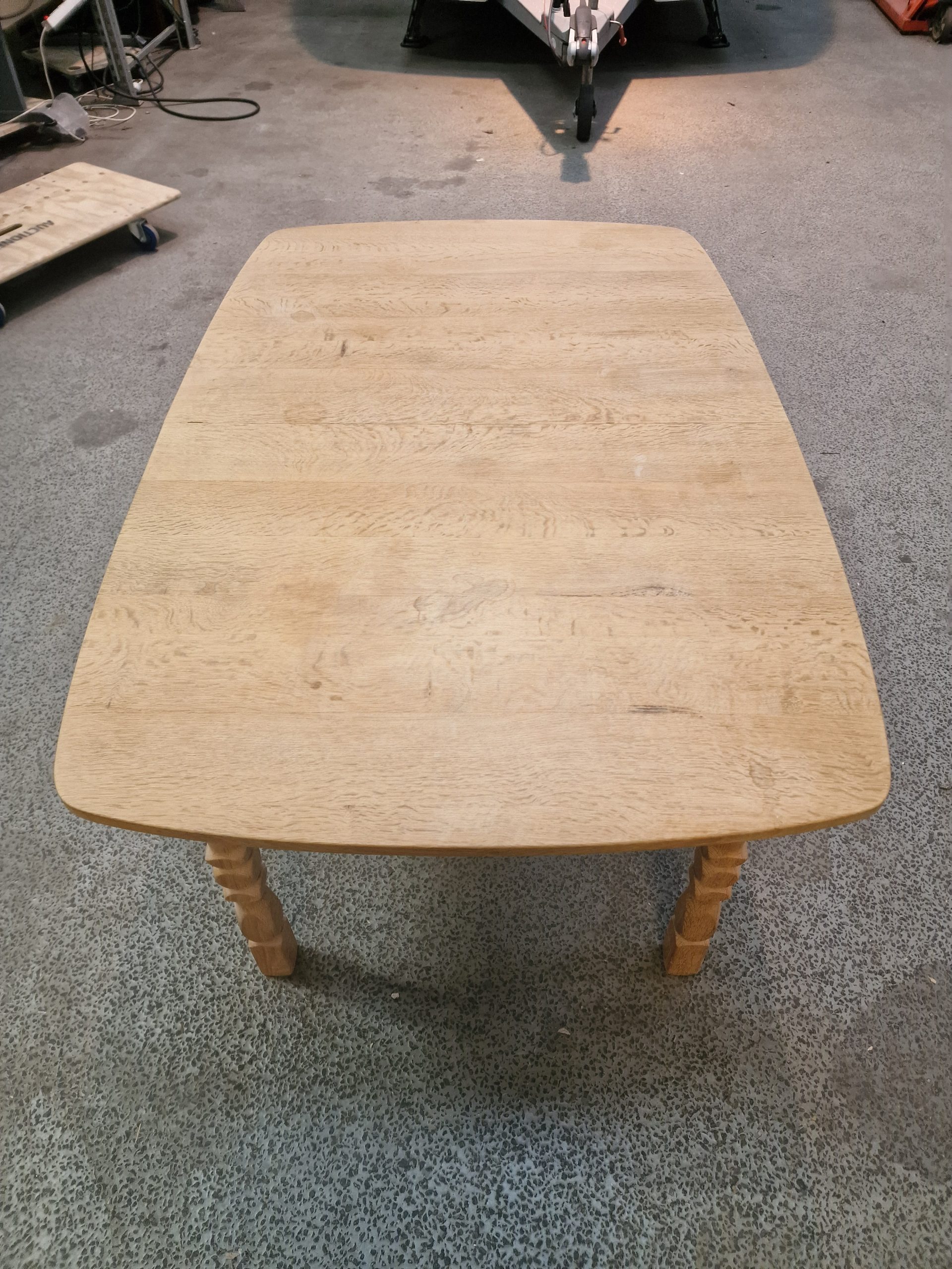 Ovalt spisebord i massiv egetræ med to tillægsplader - Image 8