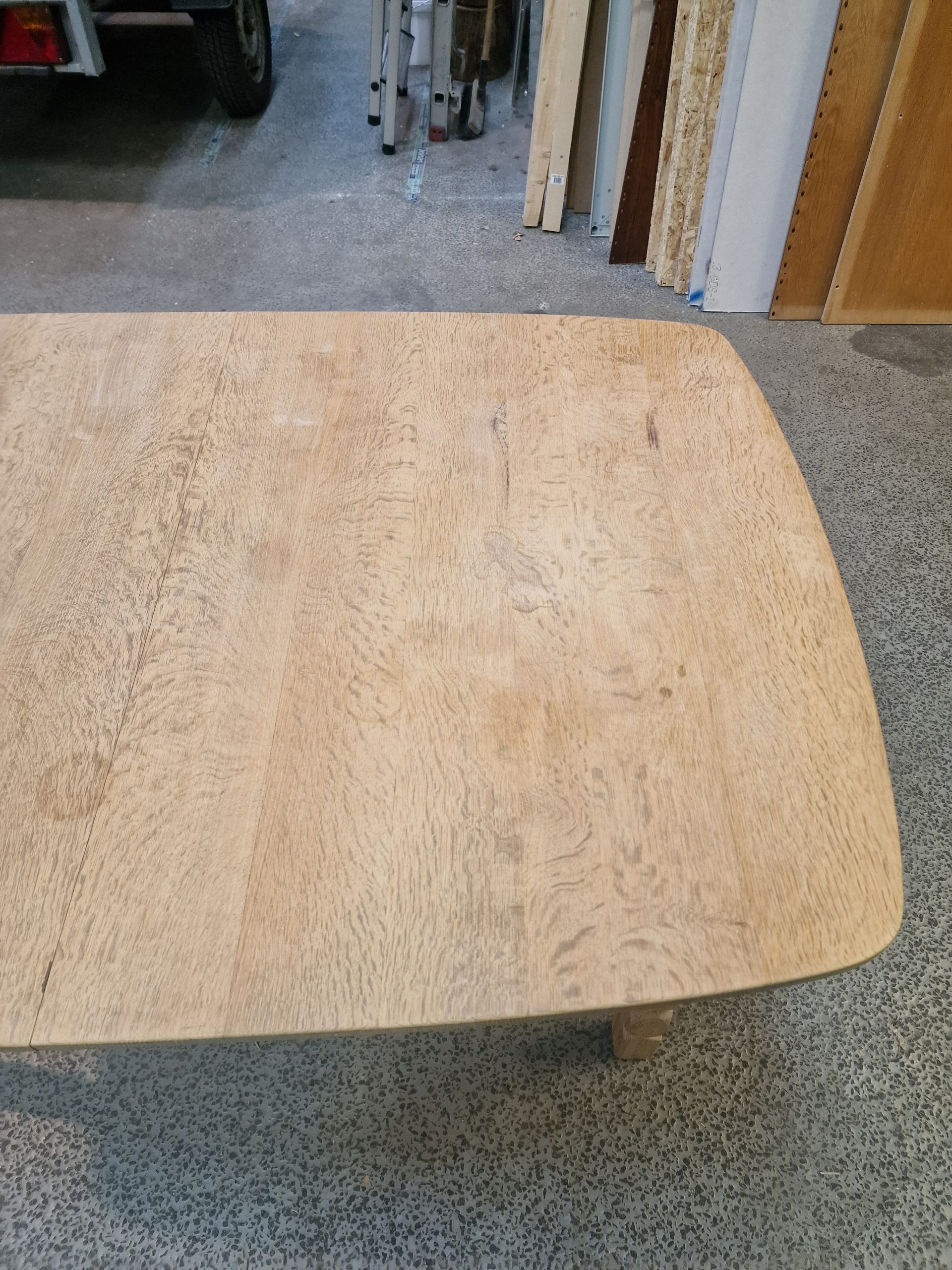 Ovalt spisebord i massiv egetræ med to tillægsplader - Image 7