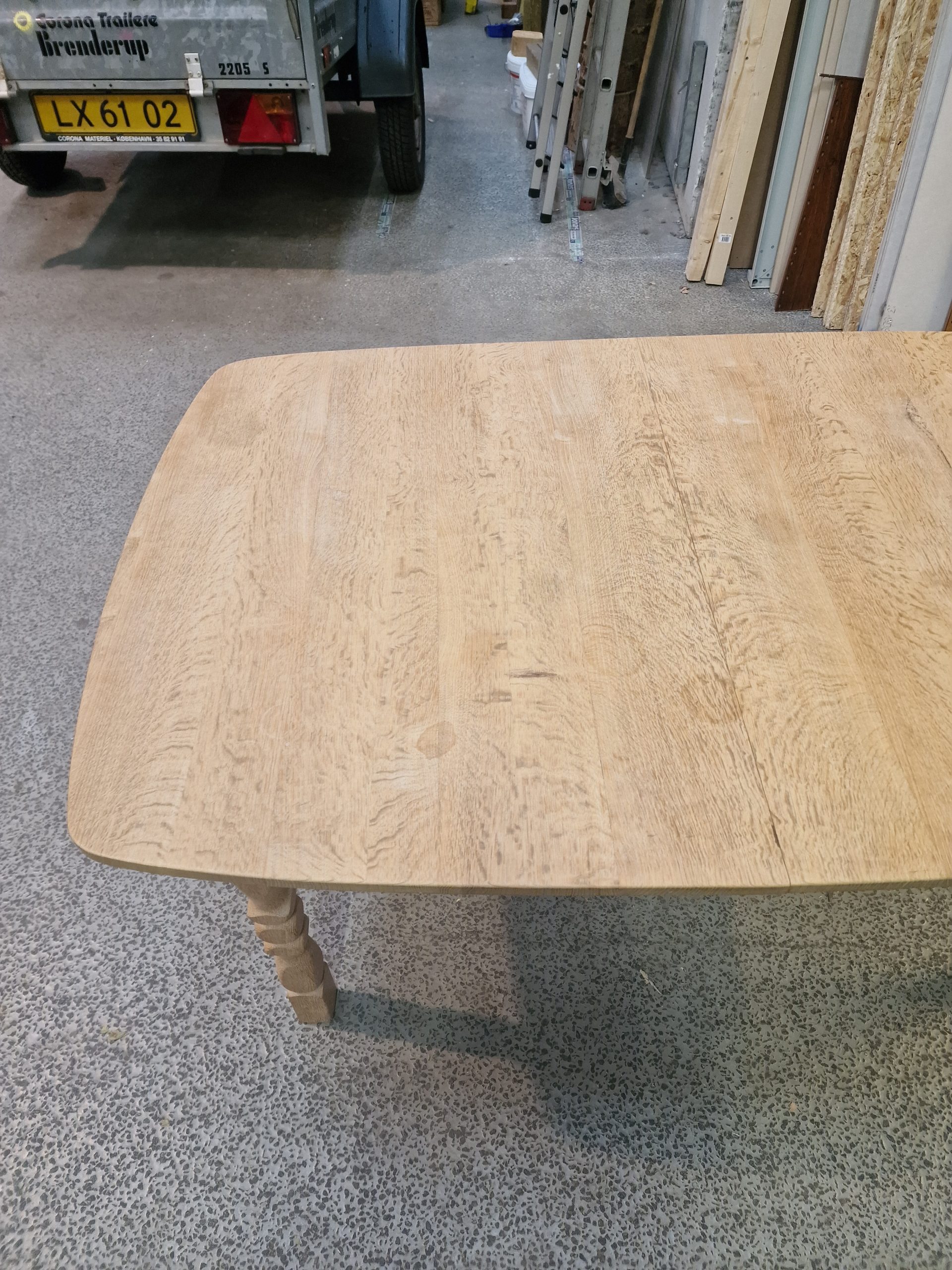 Ovalt spisebord i massiv egetræ med to tillægsplader - Image 9