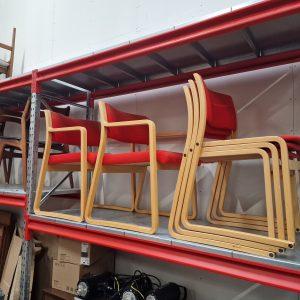 Fem konferencestole, bøgetræ