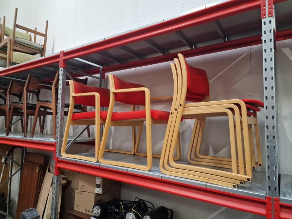 Fem konferencestole, bøgetræ