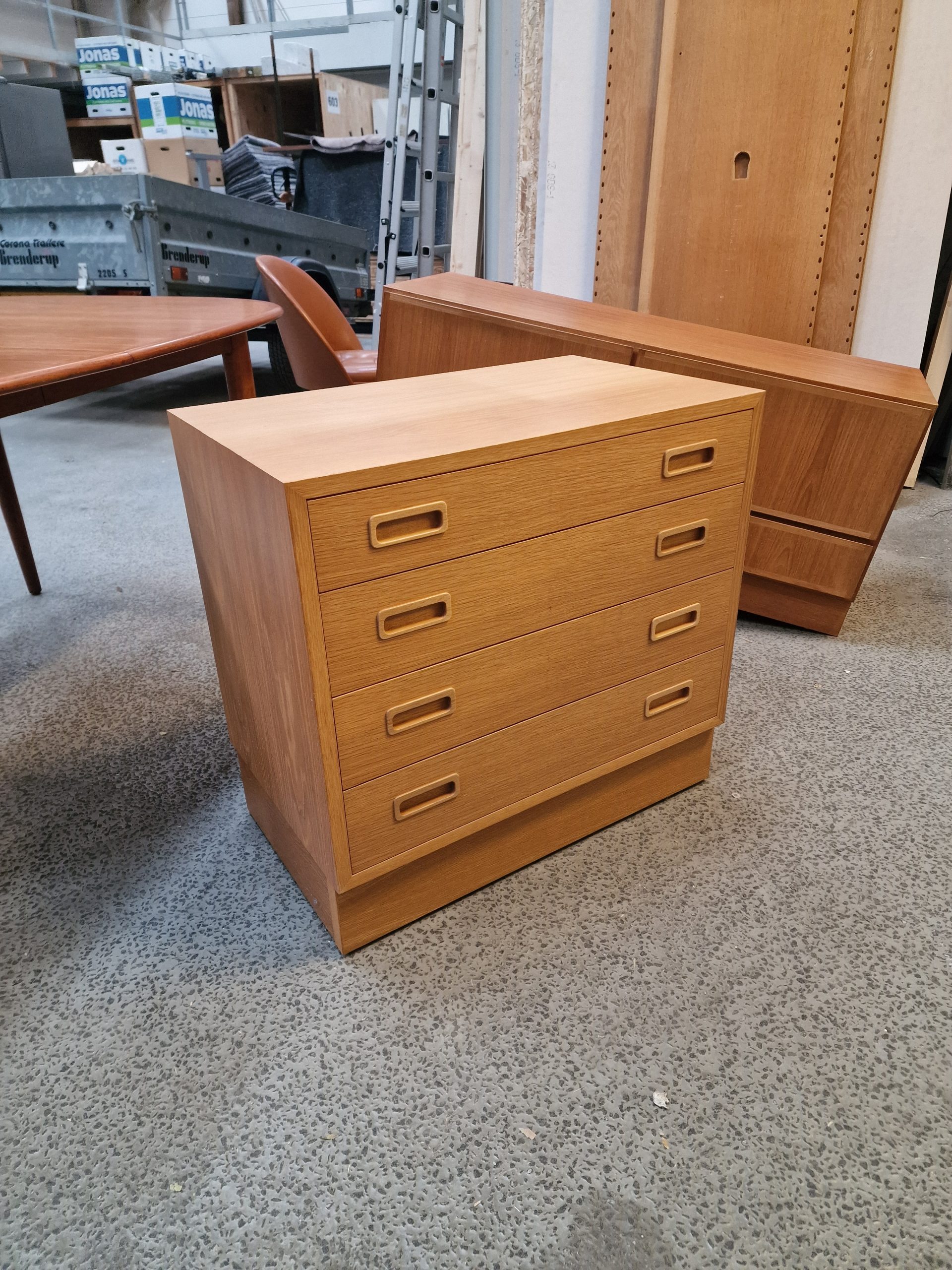 Lille kommode i egetræ, Hundevad - Image 7