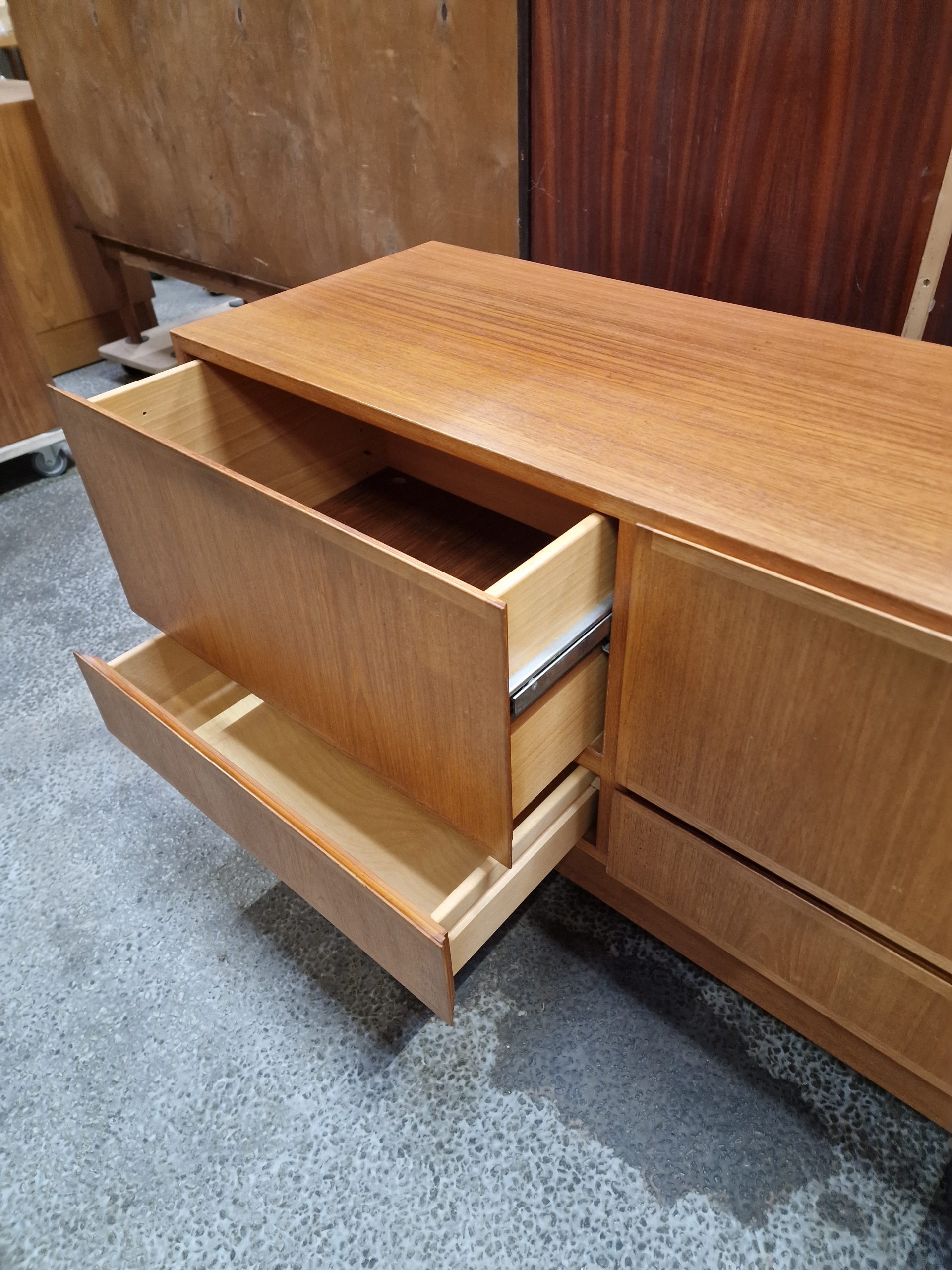 Skænk i teaktræ med 2x2 skuffer,  Omann Jr, model 2 - Image 3