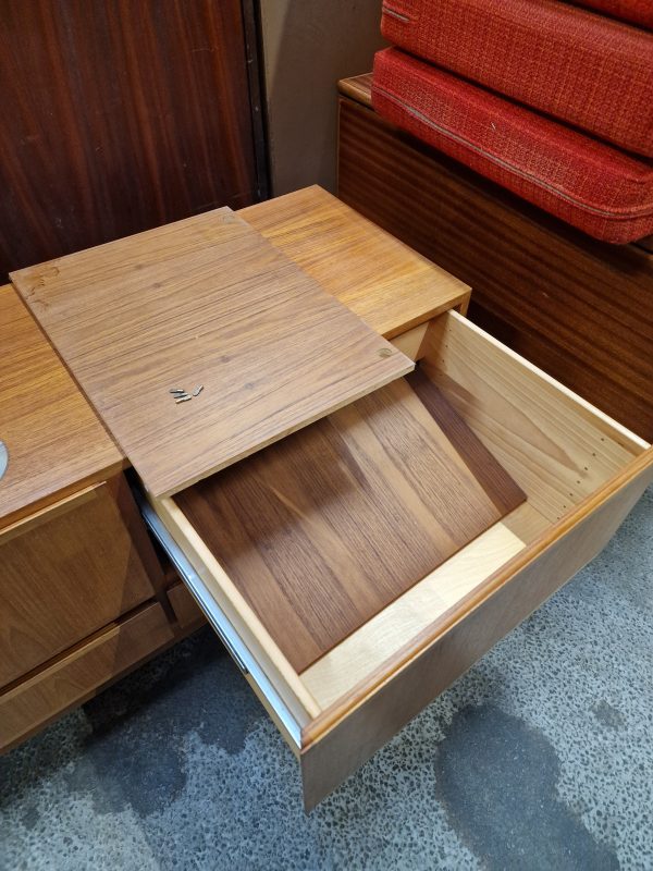 Skænk i teaktræ med 2x2 skuffer, Omann Jr, model 2