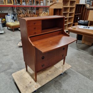 Chatol i teak på stel - Image 6