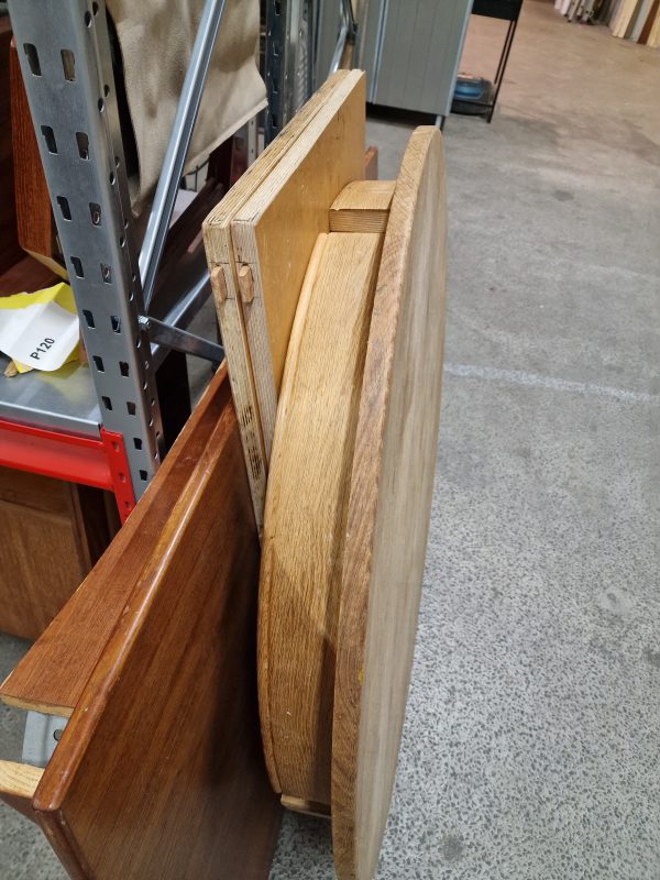 Rundt spisebord, massiv egetræ