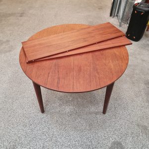 Rundt spisebord i teak med to tillægsplader - Image 2