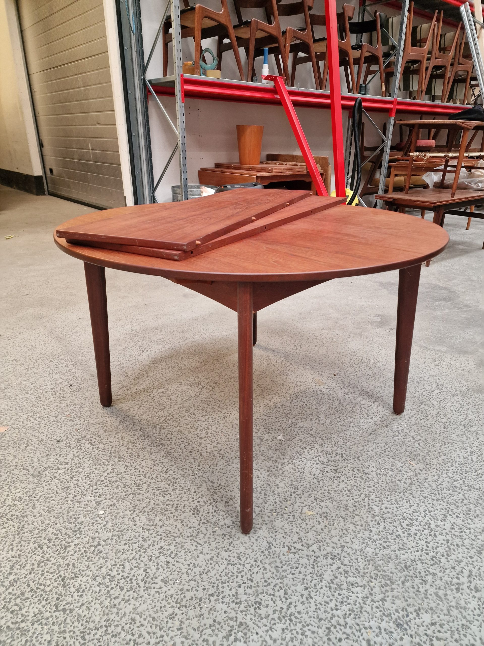 Rundt spisebord i teak med to tillægsplader - Image 4