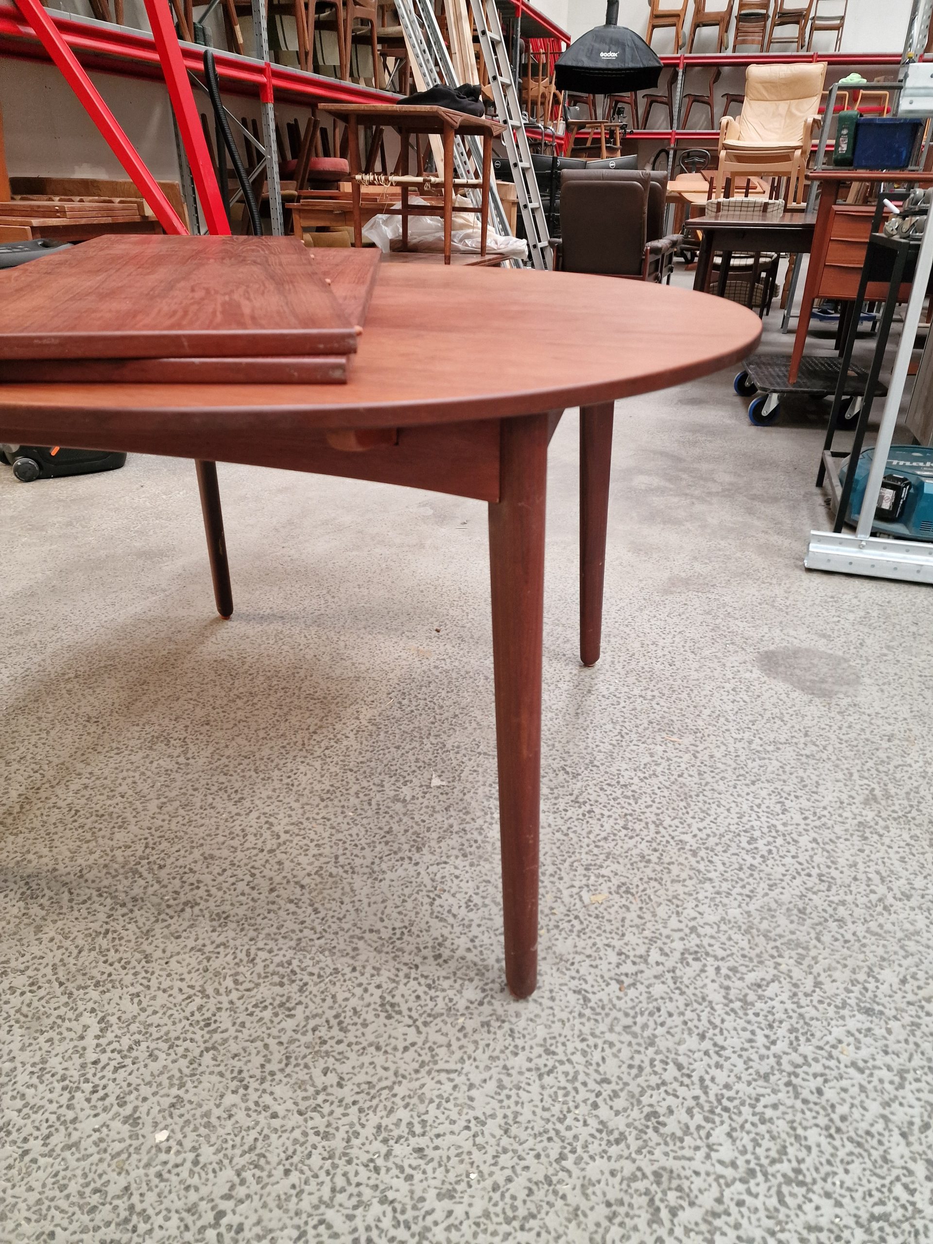 Rundt spisebord i teak med to tillægsplader - Image 6