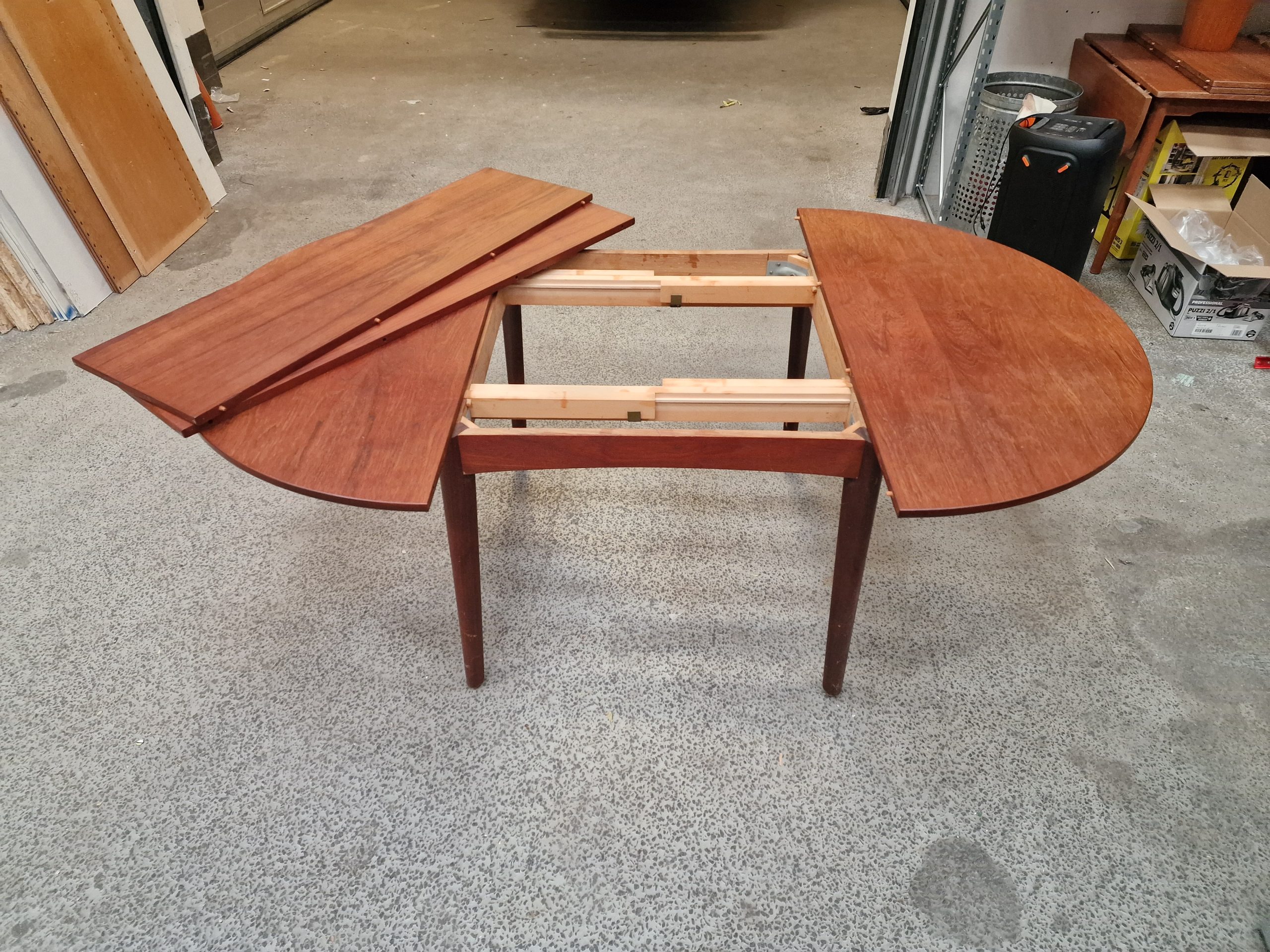 Rundt spisebord i teak med to tillægsplader - Image 5