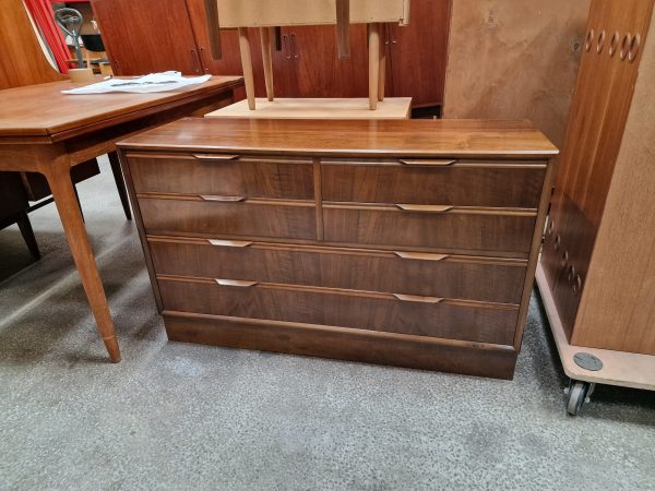 Kommode med 6 skuffer