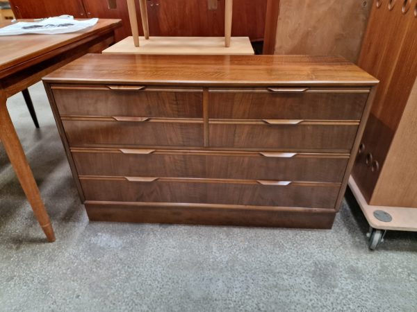 Kommode med 6 skuffer