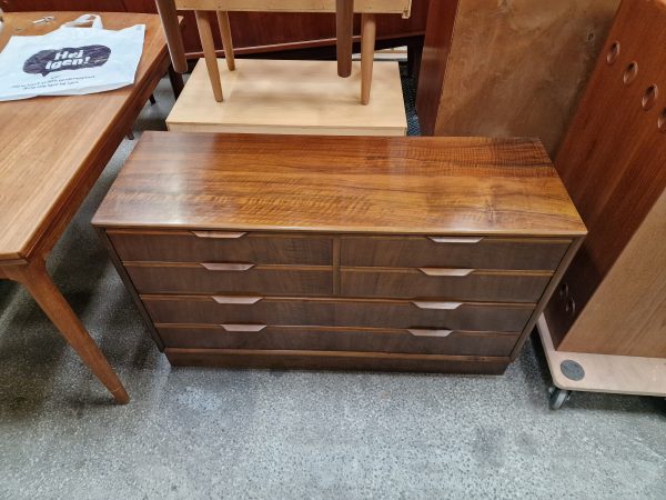 Kommode med 6 skuffer