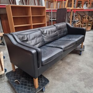 Sort trepersoners sofa - Image 3