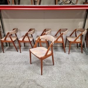 Seks spisestole i massiv teak, Kai Kristiansen model 31 - Image 8