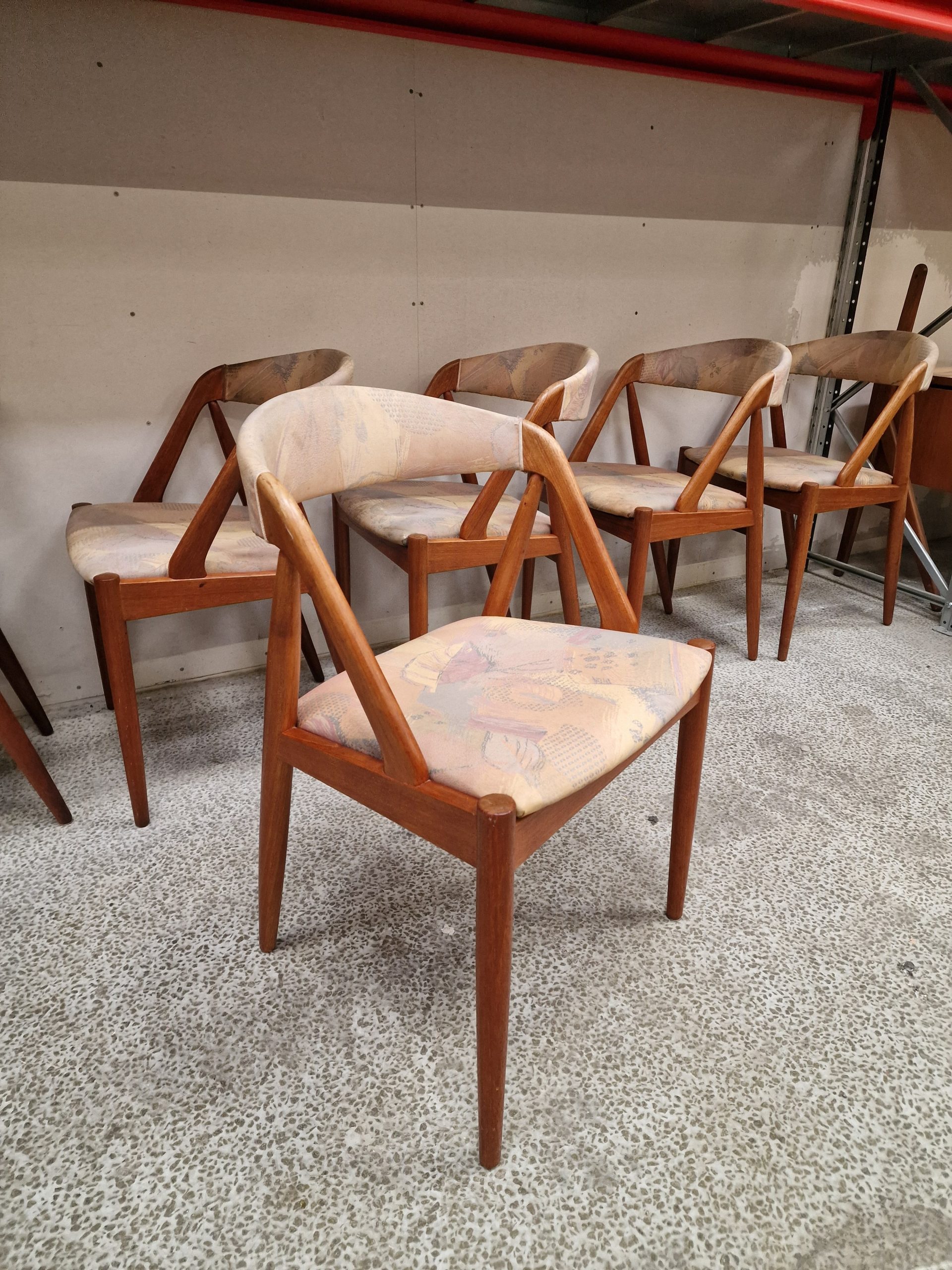 Seks spisestole i massiv teak, Kai Kristiansen model 31 - Image 5