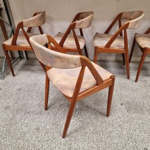 Seks spisestole i massiv teak, Kai Kristiansen model 31 - Image 4