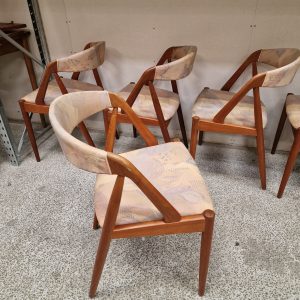 Seks spisestole i massiv teak, Kai Kristiansen model 31 - Image 3