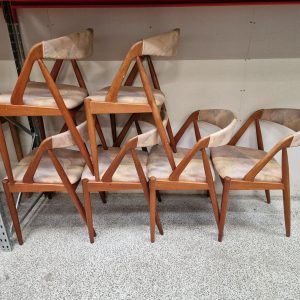 Seks spisestole i massiv teak, Kai Kristiansen model 31 - Image 2