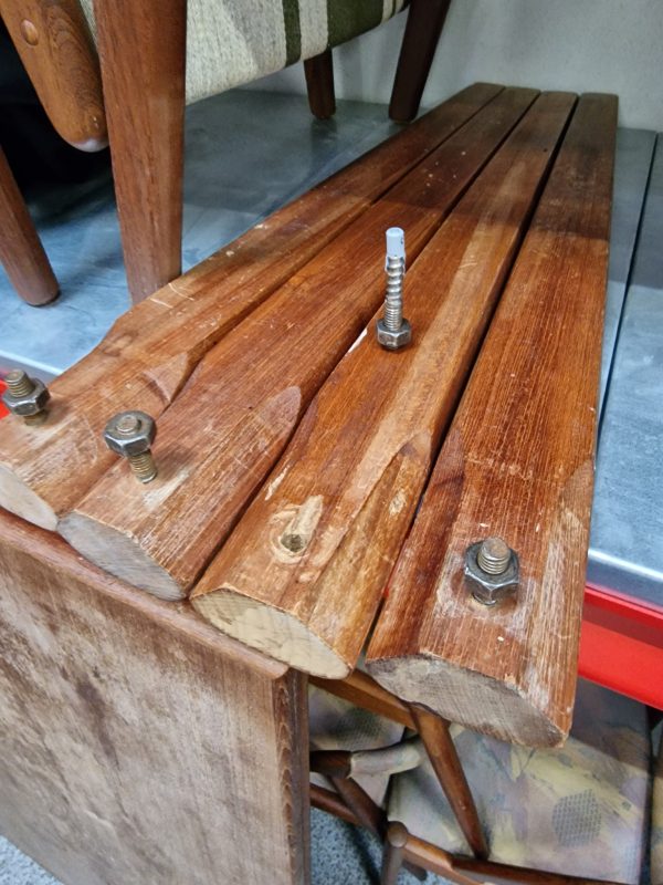 Spisebord i teak med hollandsk udtræk