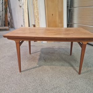 Stort teak spisebord med hollandsk udtræk