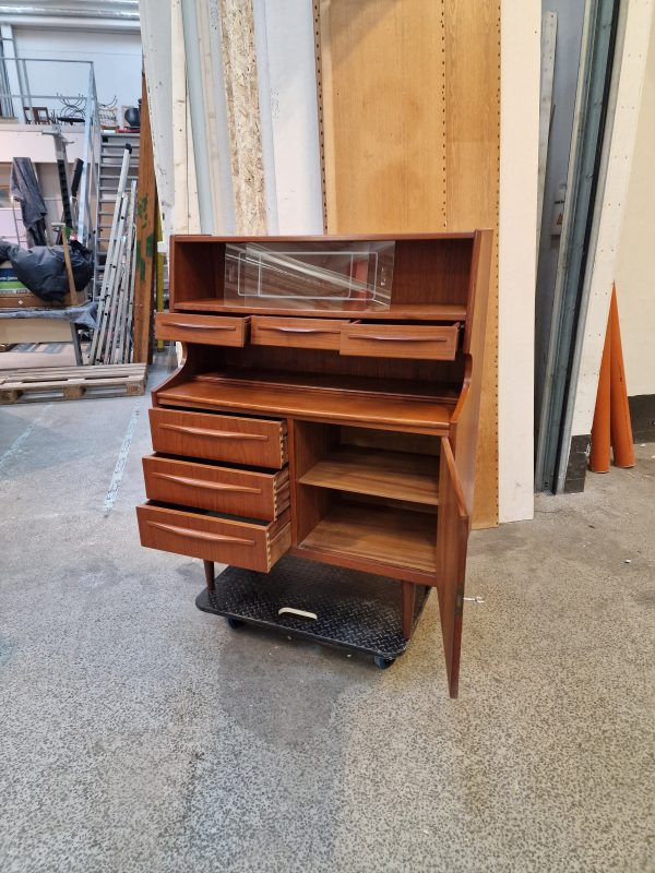 Chatol i teak med udtræksplade, skydelåger, skuffer og skabslåge, Falsig Møbelfabrik