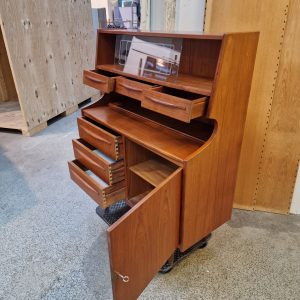 Chatol i teak med udtræksplade, skydelåger, skuffer og skabslåge, Falsig Møbelfabrik - Image 5