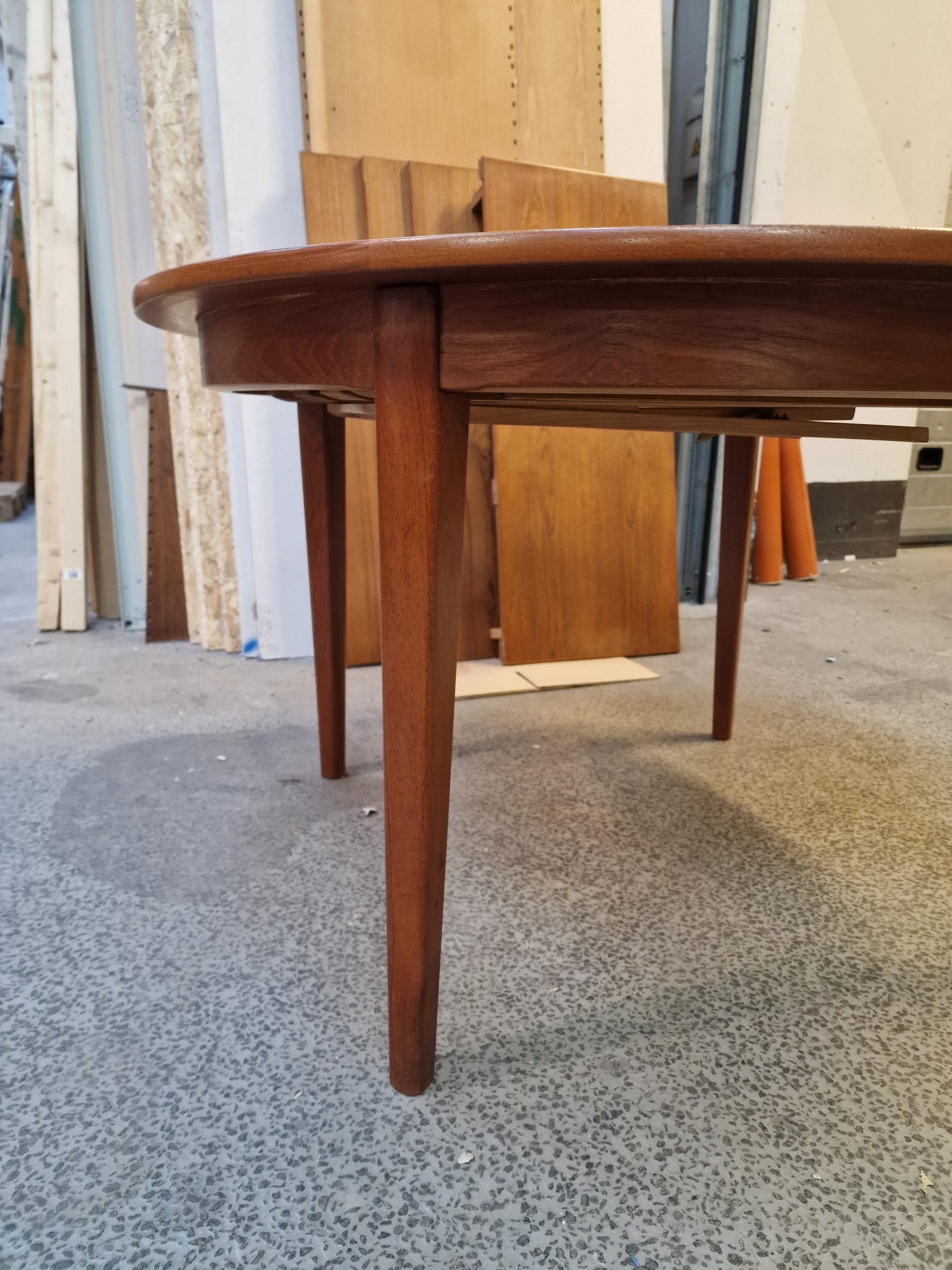 Rundt spisebord i teak med 4 tillægsplader - Image 3