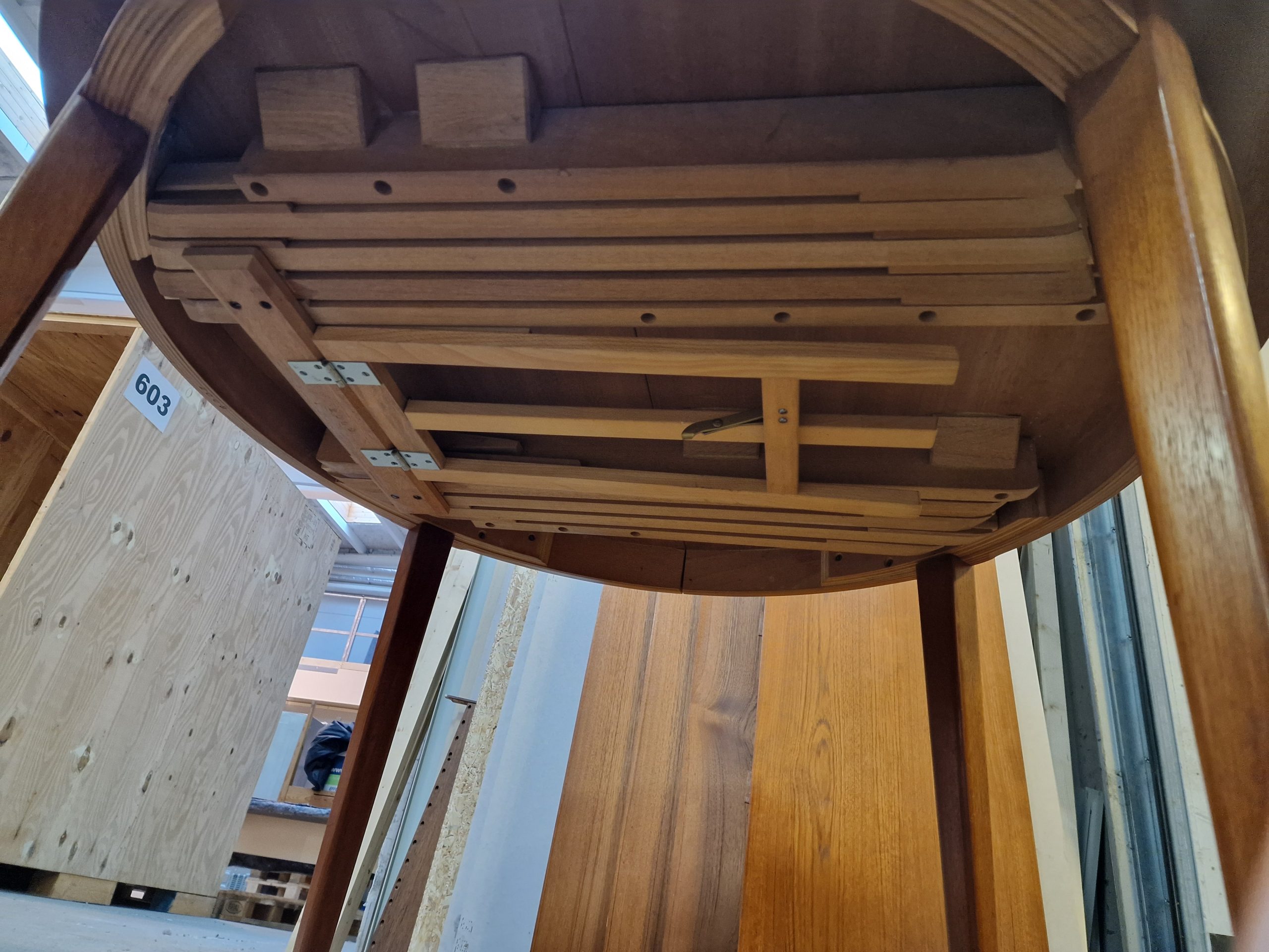 Rundt spisebord i teak med 4 tillægsplader - Image 4