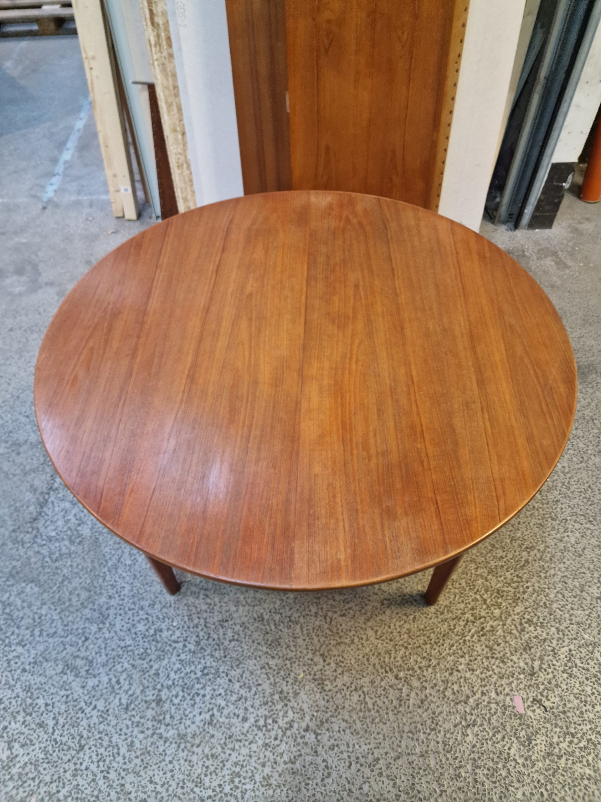 Rundt spisebord i teak med 4 tillægsplader - Image 7