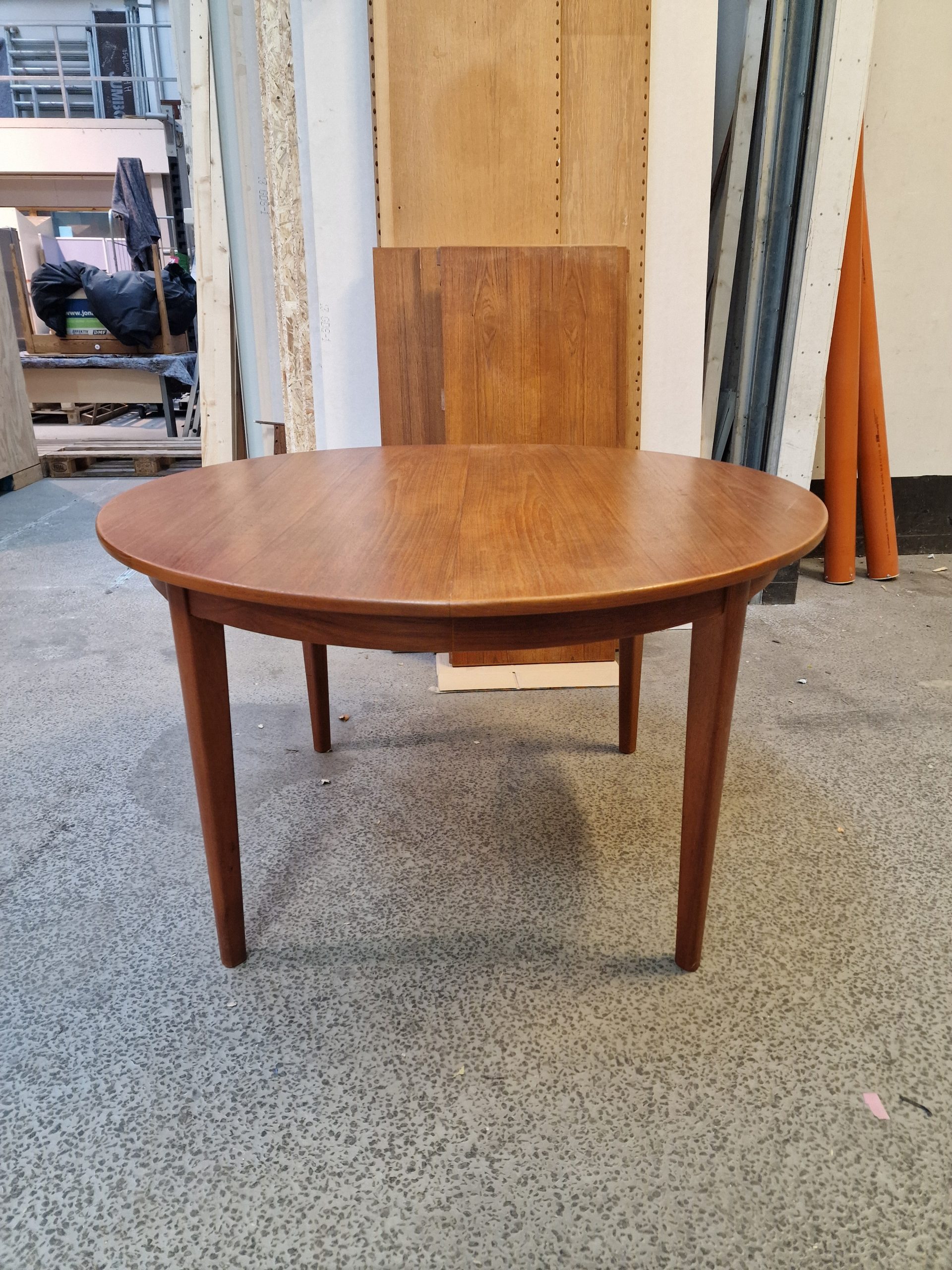 Rundt spisebord i teak med 4 tillægsplader - Image 10