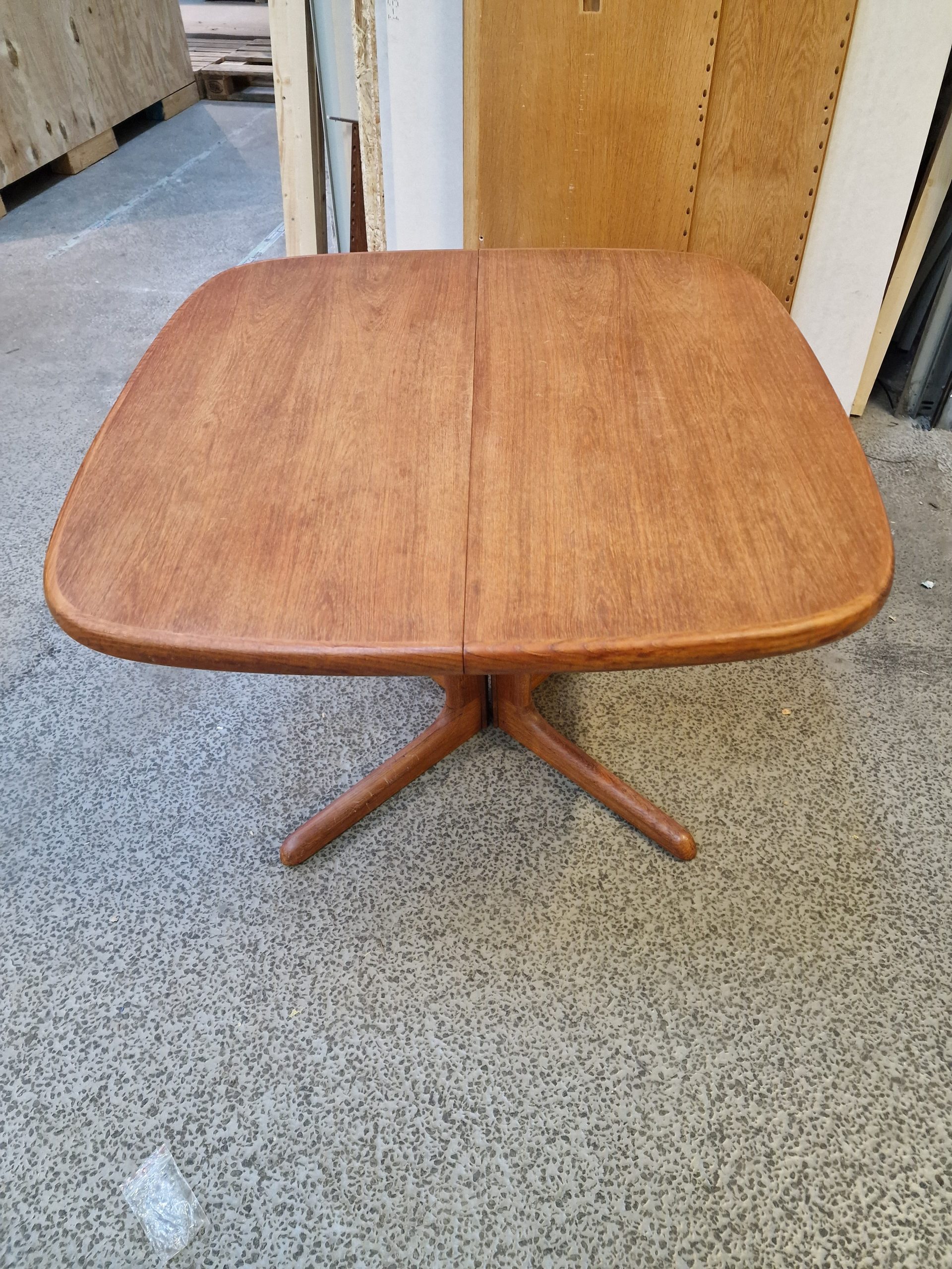 Semi rundt spisebord med en tillægsplade teak - Image 4