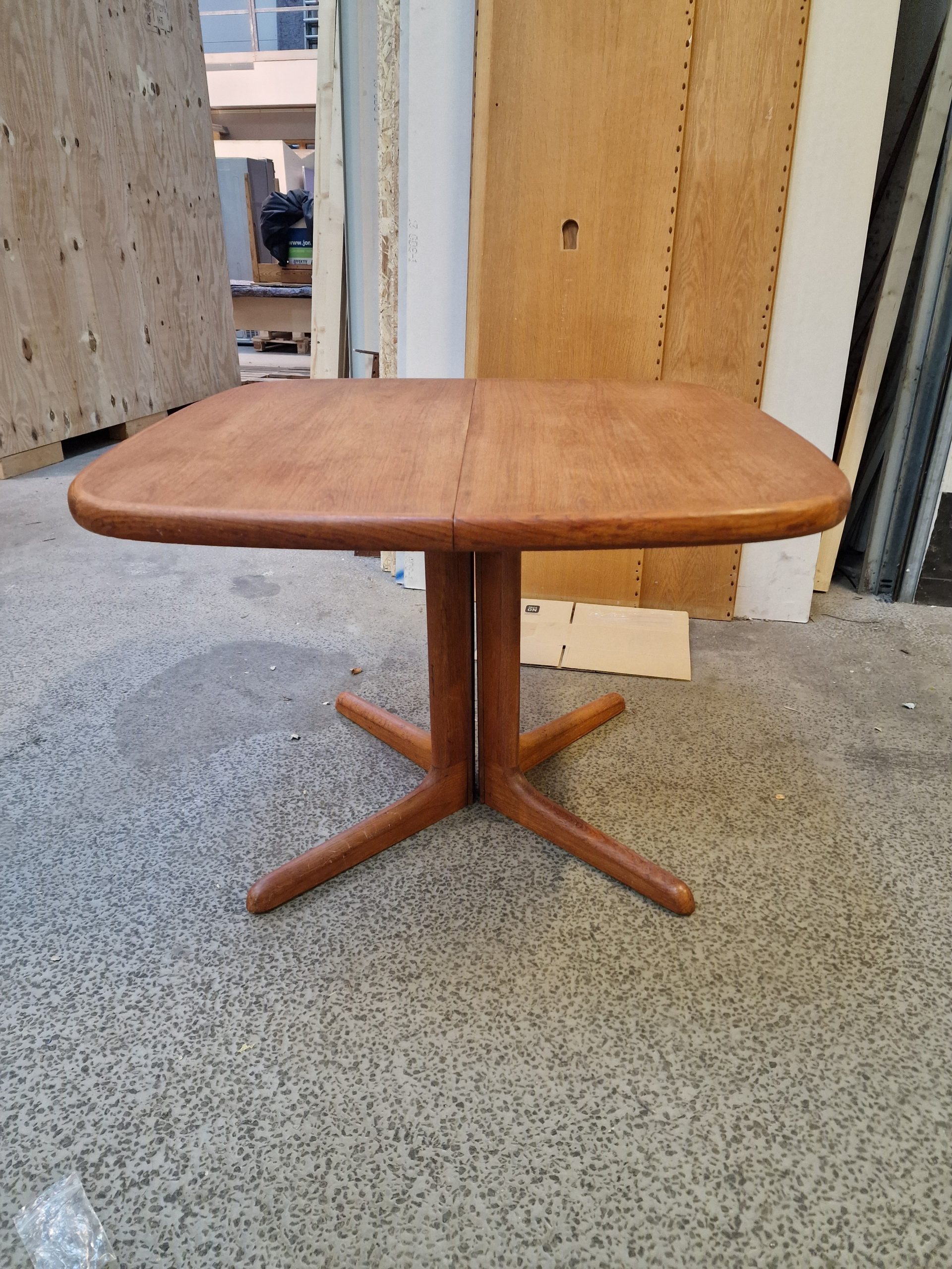 Semi rundt spisebord med en tillægsplade teak - Image 6