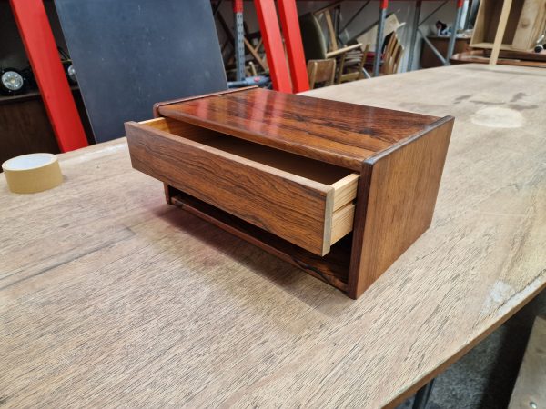 Sengebord med skuffe, palisander