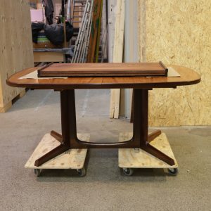 Ovalt spisebord, palisander, Gudme Møbelfabrik
