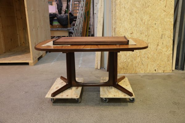 Ovalt spisebord, palisander, Gudme Møbelfabrik