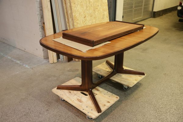 Ovalt spisebord, palisander, Gudme Møbelfabrik