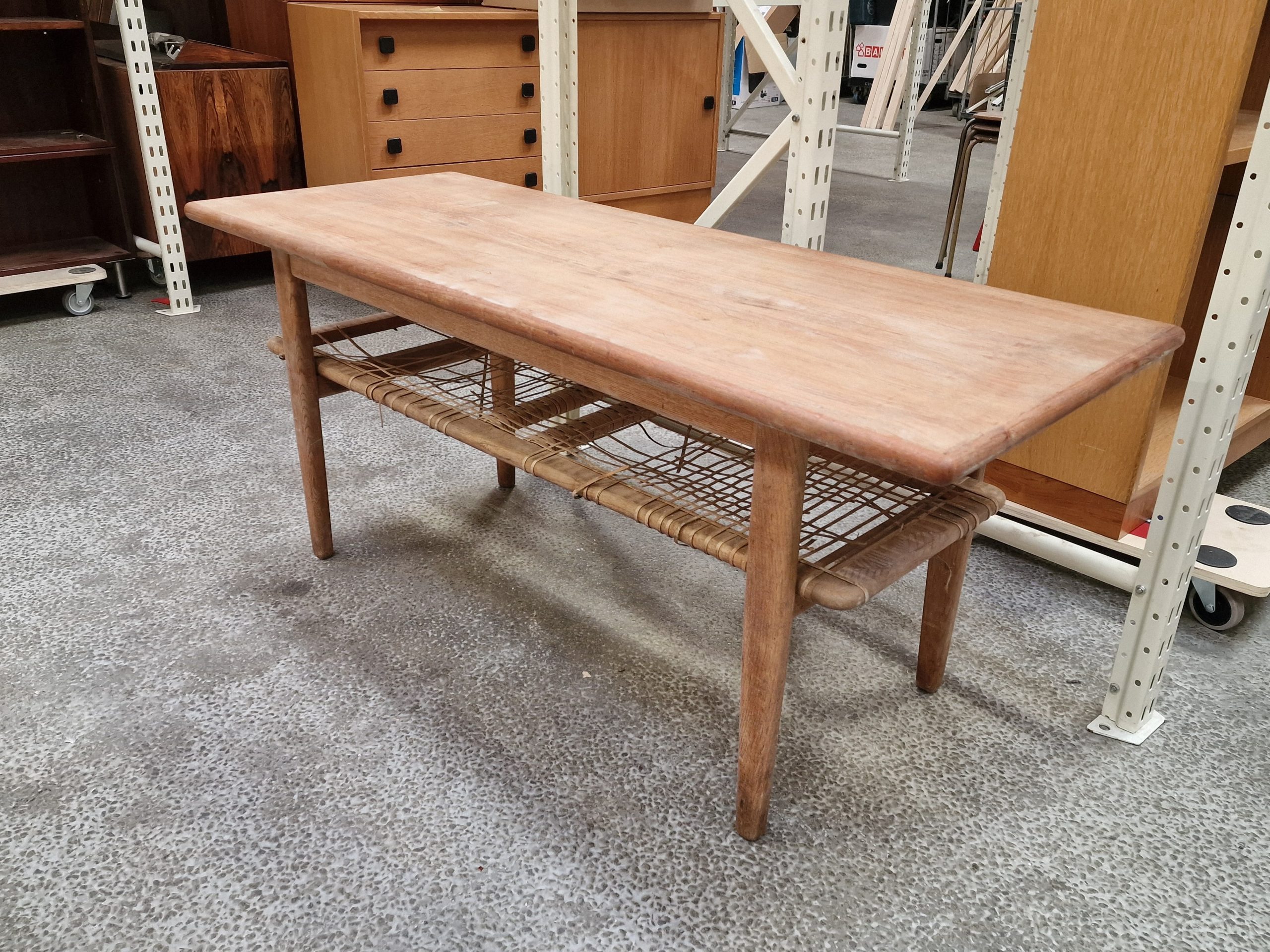 Sofabordi teak og egetræ med flethylde, til renovering - Image 5