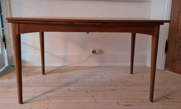 Spisebord i teak med hollandsk udtræk, bådformet