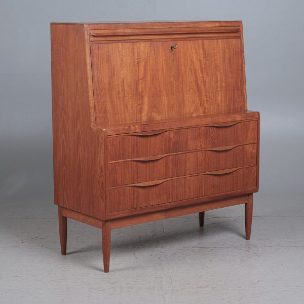 Erling Torvits sekretær i teak